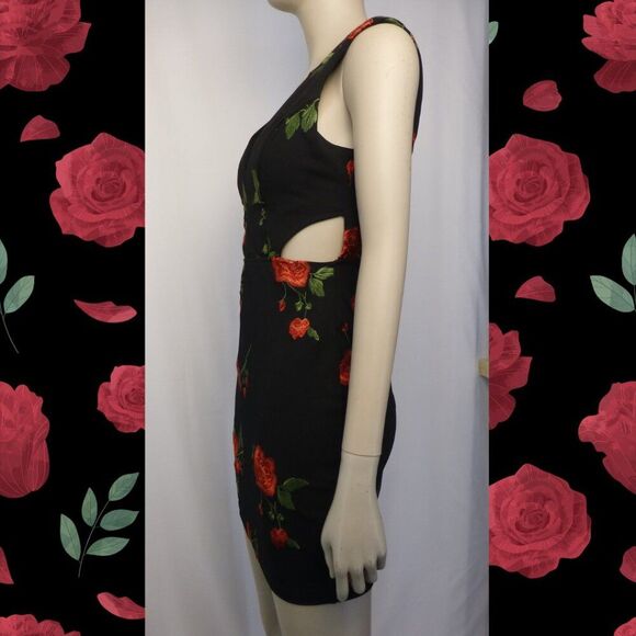 Emerald Sundae Embroidered Rose Floral Dress - Picture 3 of 13